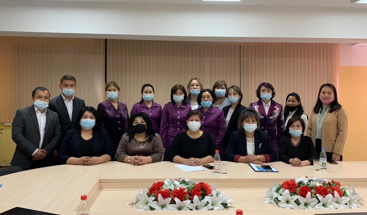 "Қазақстандағы білім беруді жаңарту аясындағы инновациялық мектеп сабағы" атты республикалық ғылыми-тәжірибелік конференция өткізілді.