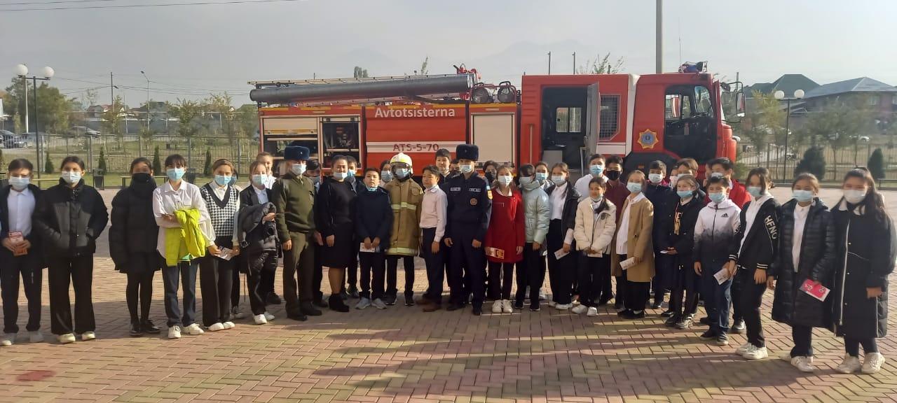 Наурызбай Төтенше жағдайлар департаментінің қызметкерлерімен бірлесіп, 5 – 7 сынып оқушылары арасында түсіндіру жұмыстары жүргізілді.