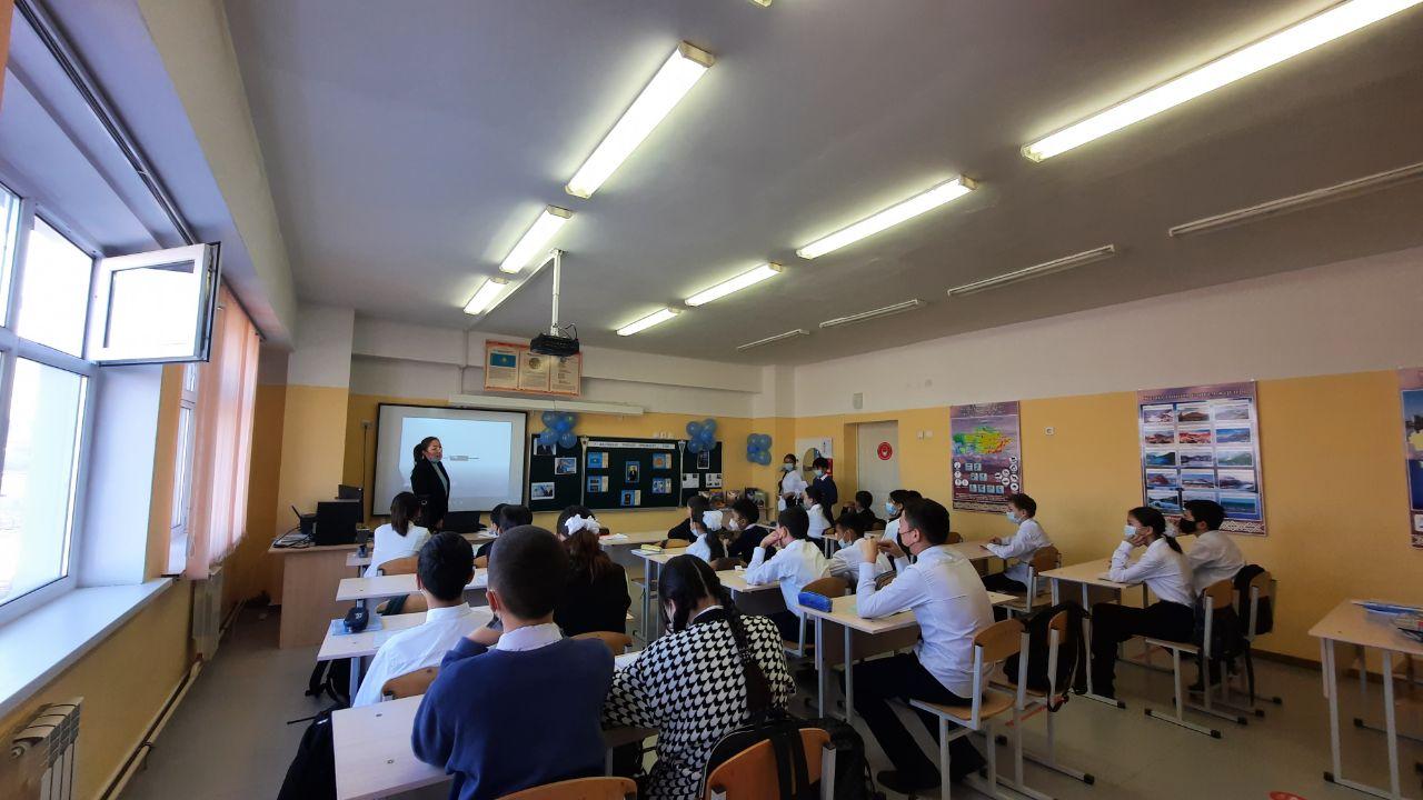 «1 желтоқсан Тұңғыш Президенті күні» тақырыбында ашық тәрбие сағатын өтті.