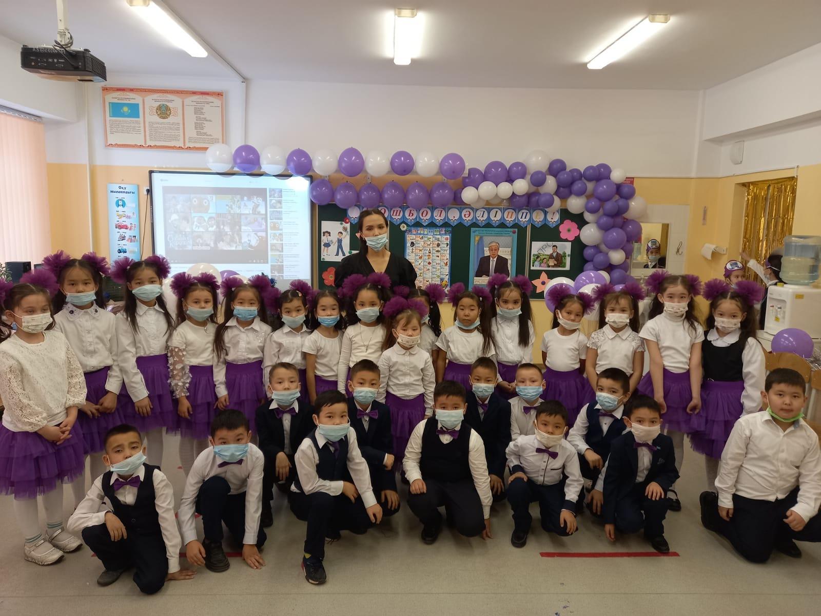 1 «В» сынып жетекшісі Ж.Қуанышбаеваның ұйымдастыруымен «Әліппеге мың алғыс!» тақырыбында тәрбие сағаттары өткізілді.
