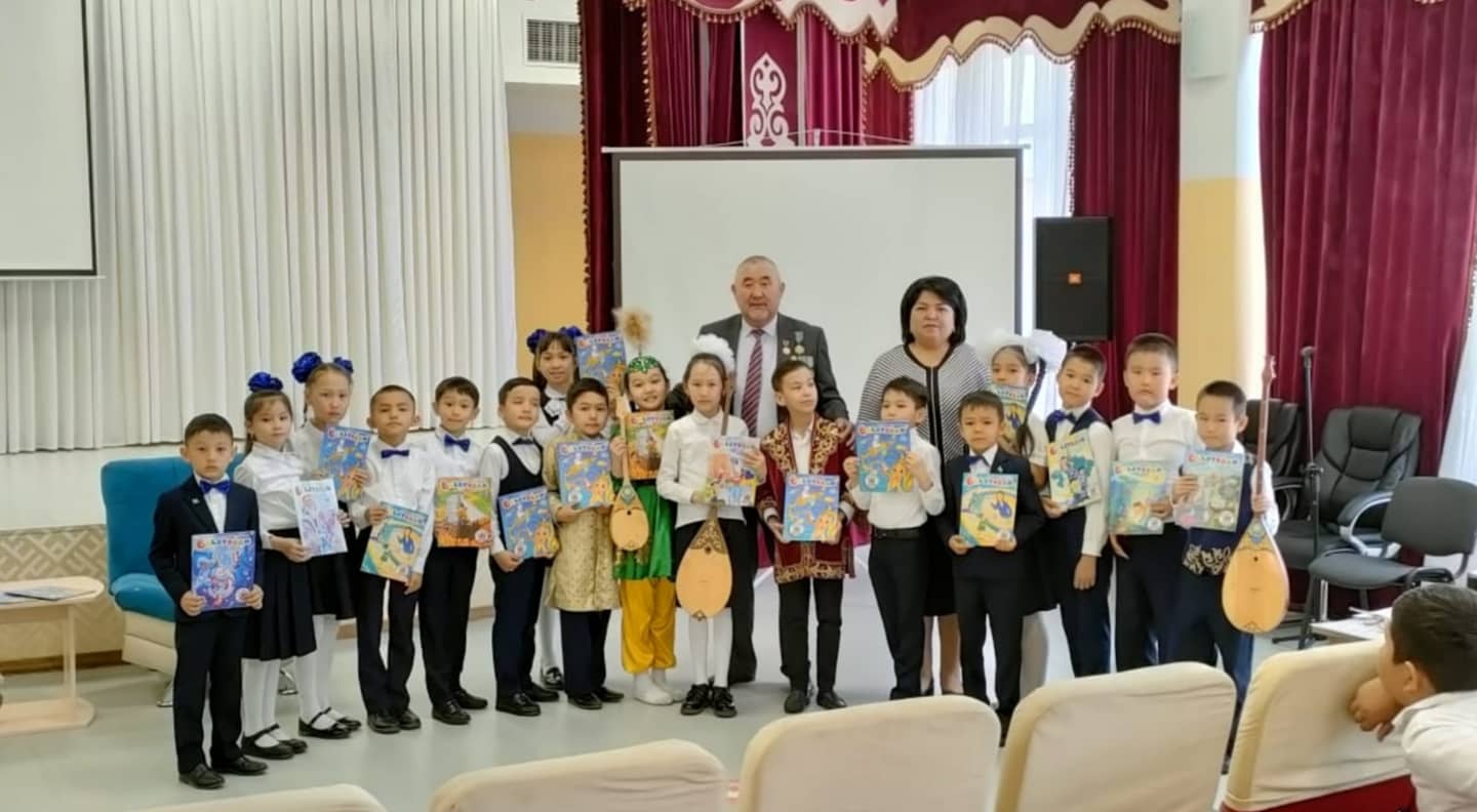 "Балдырыған - балалар әдебиетінің бас кітабы" аты кездесу кеші ұйымдастырылып, "Балдырған" журналының бас редакторы Дүйсен Мағлұмов кеш қонағы болды.