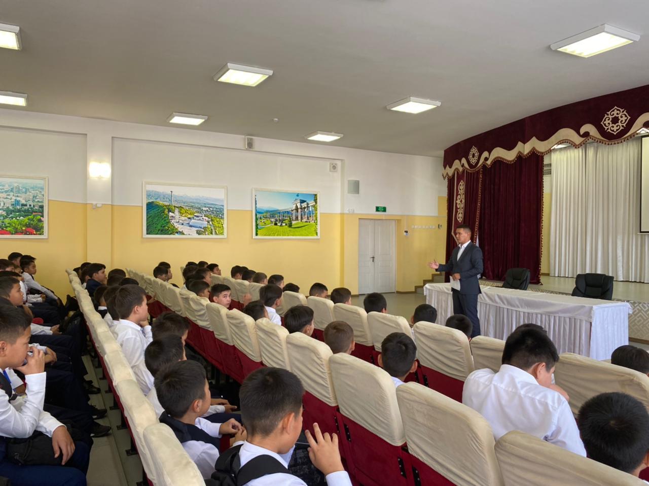 «Құқық бұзушылықтың алдын алу»   мақсатында 5 – 11 сынып ұлдарына жиналыс өткізілді.