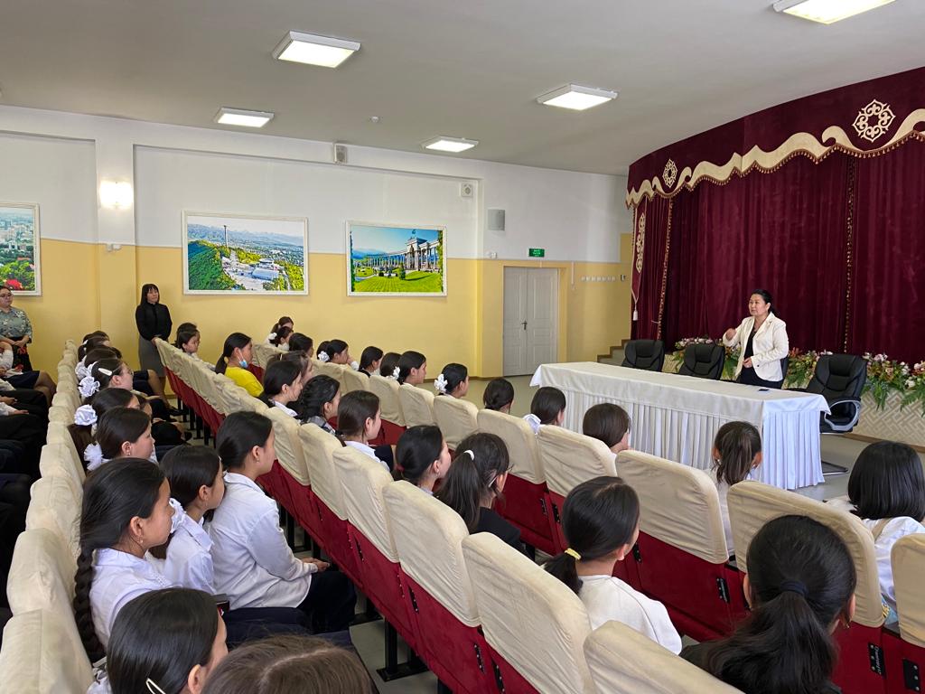 6 - 7 сынып қыз балалары арасындағы құқық бұзушылықтың алдын алу мақсатында жиналыс өткізілді.